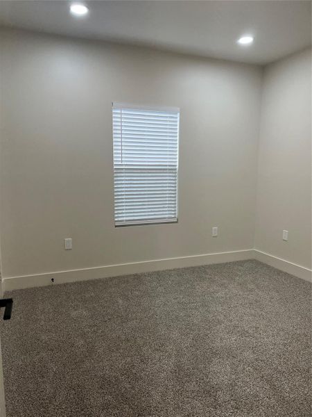 Window covering Bedroom #2 Window covering Bedroom #2