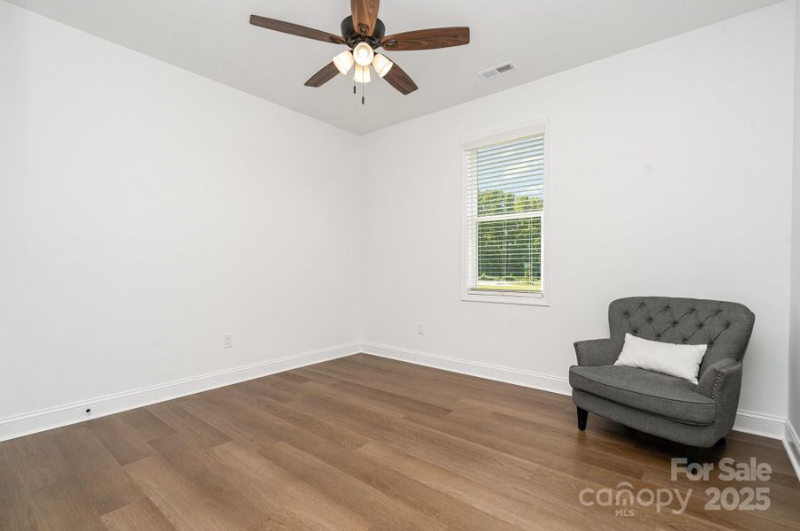 Image 33 of a home in . Image 33 of a home in .