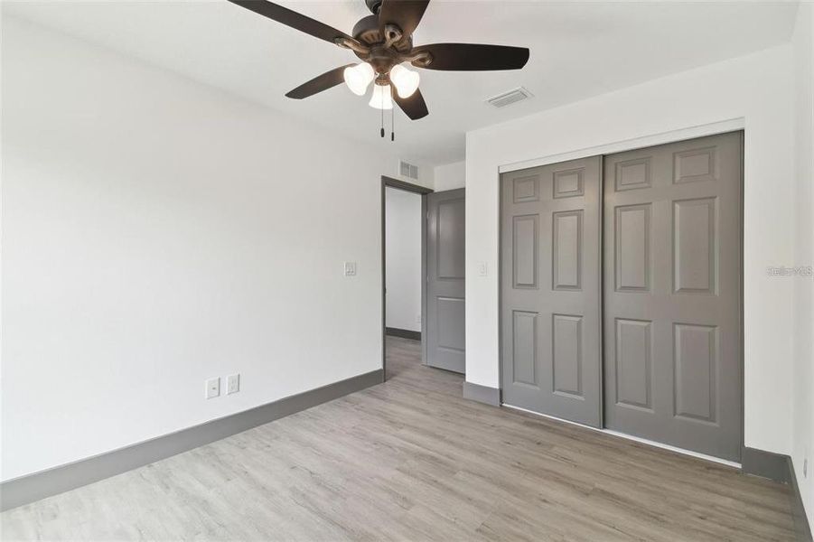 Spacious, unfurnished interior of a new home in , Tampa (Image 31).
