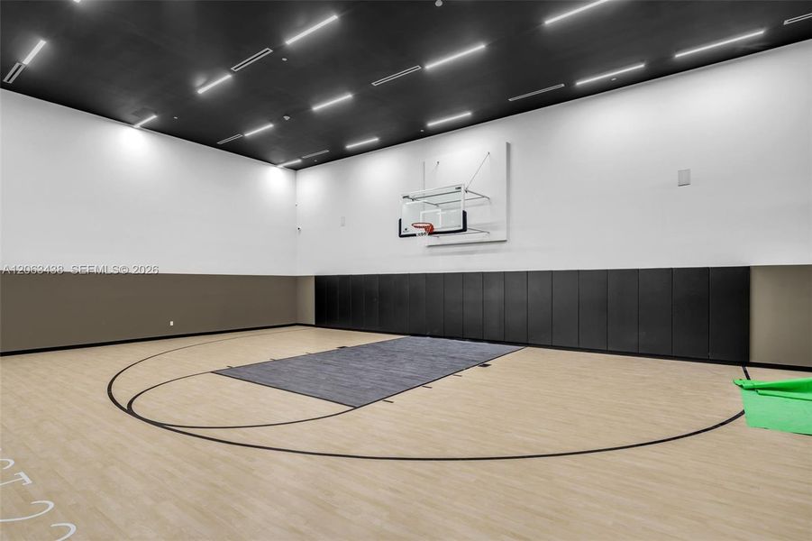 Community amenities in , Miami (Image 51).
