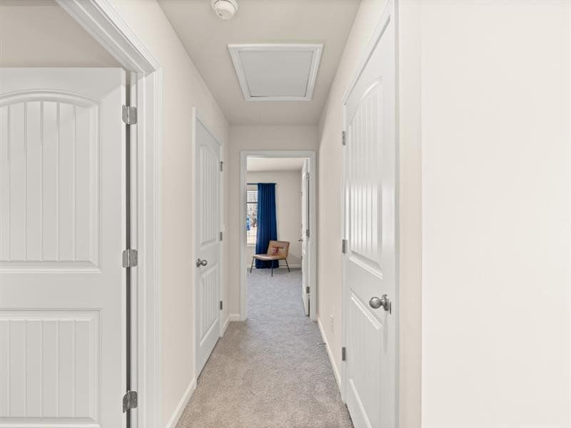 Spacious, unfurnished interior of a new home in Thompson Ridge, Dallas (Image 24).