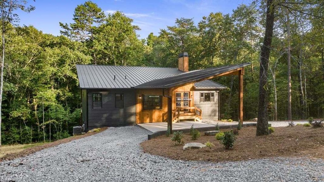 Front exterior of a new home in , McCaysville, GA, highlighting curb appeal (Image 32).