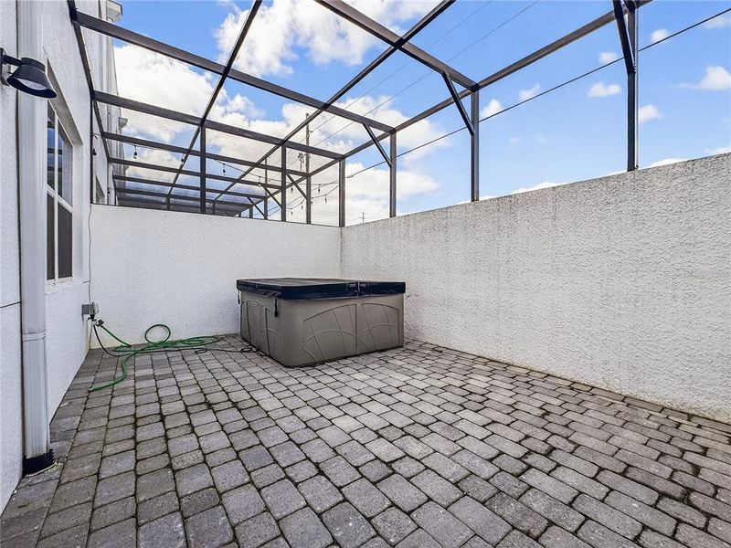 Exterior details and patio area of a home in , Davenport (Image 21).