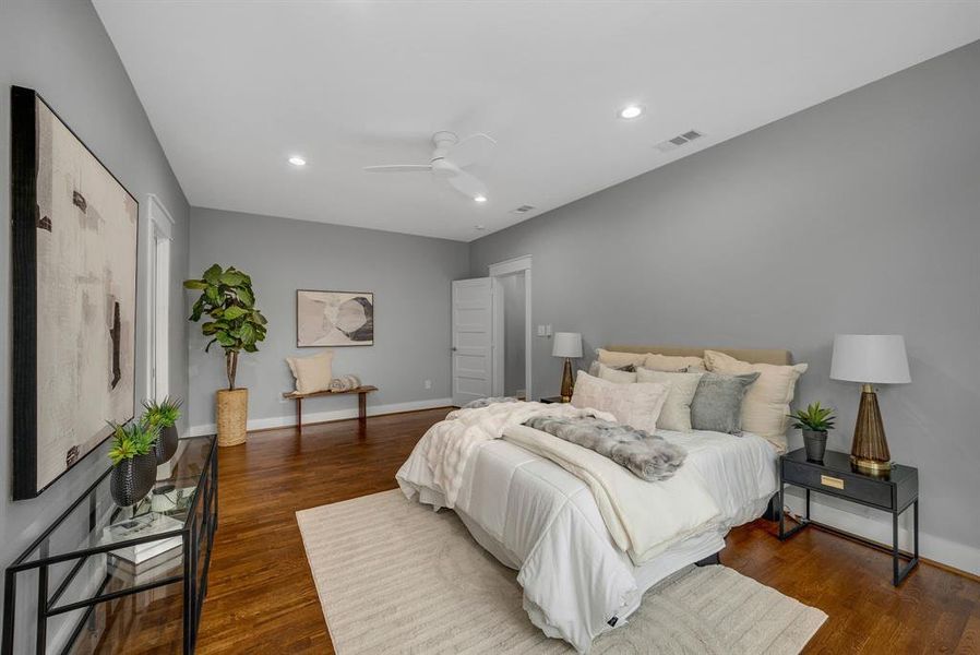Furnished interior view inside a new home in , Dallas (Image 34).