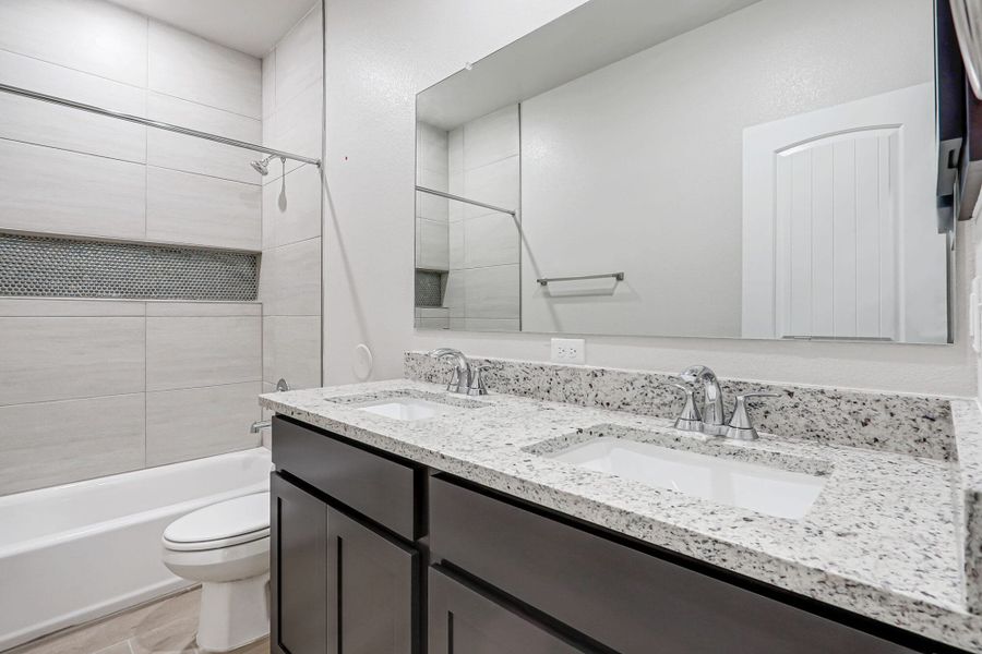 Representative furnished interior of a home built from the Desert Willow by View Homes in Paseos Del Este, Horizon City (Image 16). Representative furnished interior of a home built from the Desert Willow by View Homes in Paseos Del Este, Horizon City (Image 16).