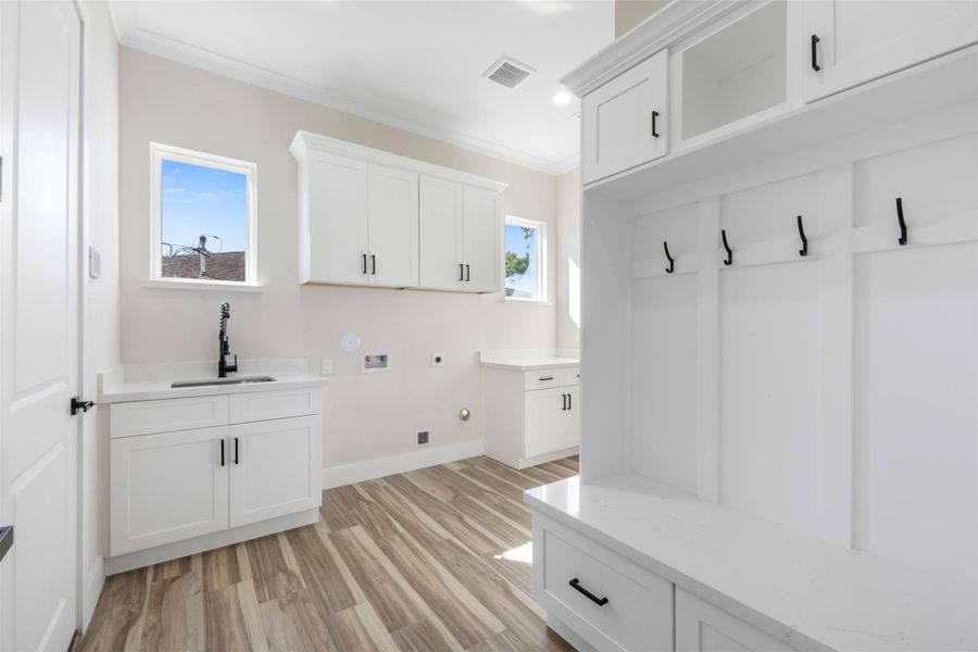 Furnished interior view inside a new home in , Baytown (Image 5).