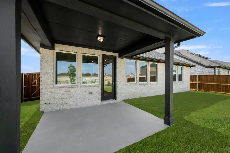 Representative exterior details of a home built from the Liberty by Rockwell Homes in Wildflower Ranch, Justin (Image 26).