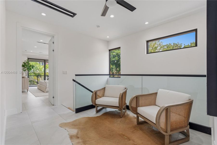 Furnished interior view inside a new home in , Fort Lauderdale (Image 7).