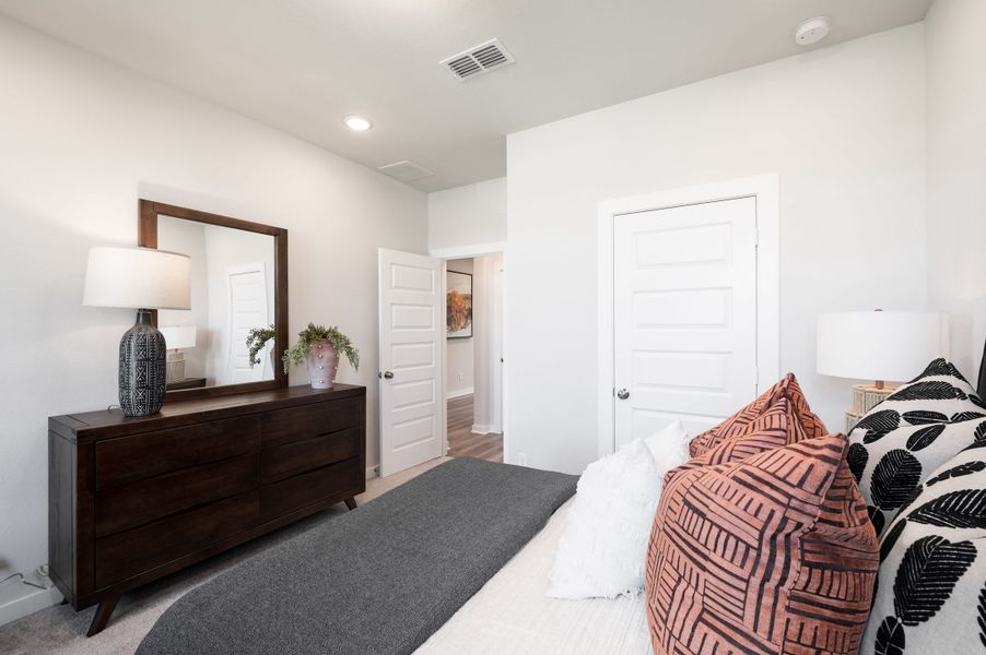 Representative furnished interior of a home built from the Yellowstar by Tri Pointe Homes in Mason Woods, Cypress (Image 11).