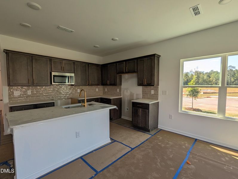 PXL_20250829_190856497 PXL_20250829_190856497