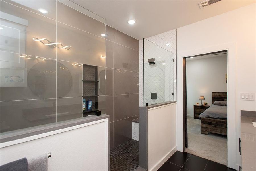 Furnished interior view inside a new home in , Trinidad (Image 15).