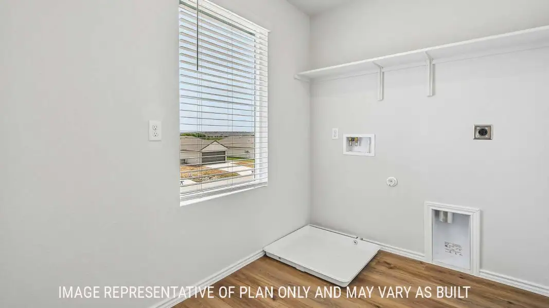 Spacious, unfurnished interior of a new home in Reynolds Crossing, Killeen (Image 27).
