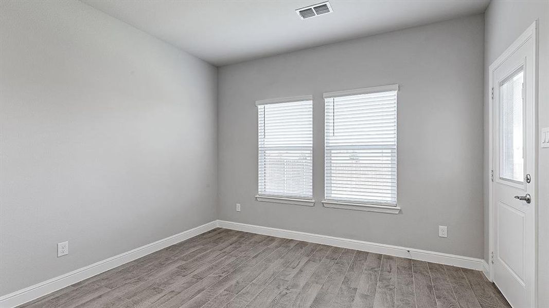 Spacious, unfurnished interior of a new home in Sandstone Estates, Granbury (Image 34).