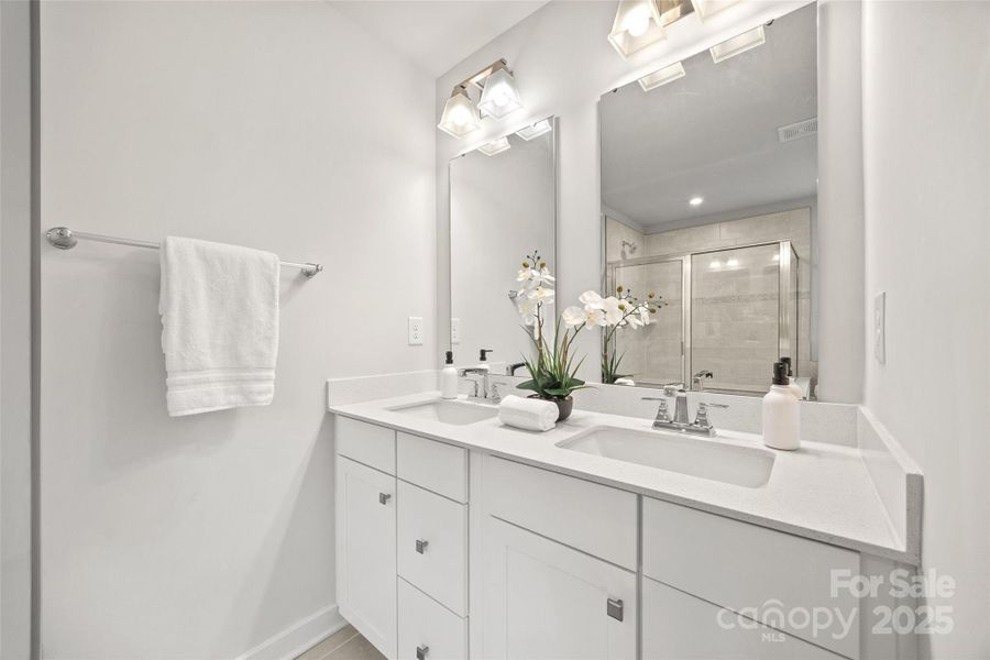 Master bathroom Master bathroom