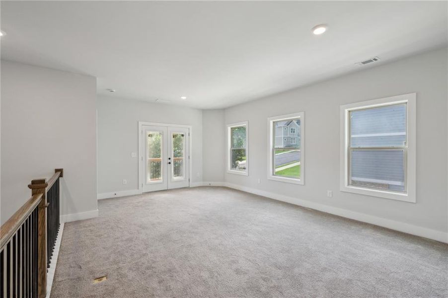 Spacious, unfurnished interior of a new home in , Atlanta (Image 19).