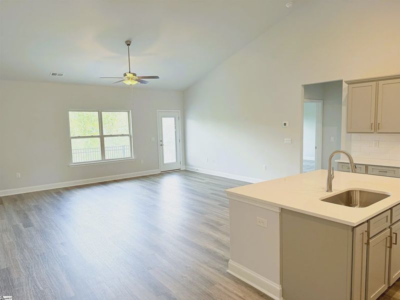 Spacious, unfurnished interior of a new home in Bracken Woods, Piedmont (Image 12).