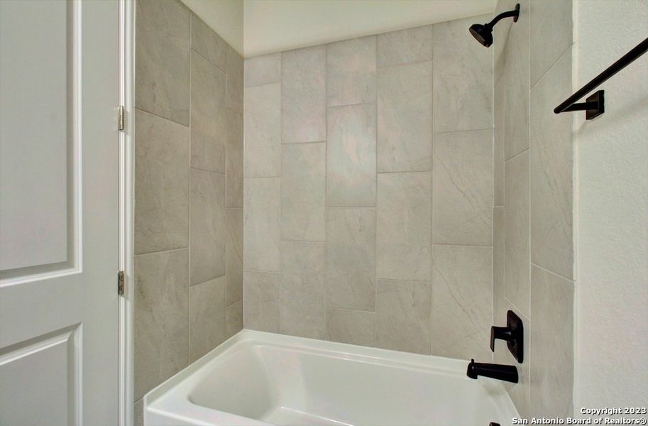 Close-up of interior finishes inside a home in Meyer Ranch - Enclave, New Braunfels (Image 9).