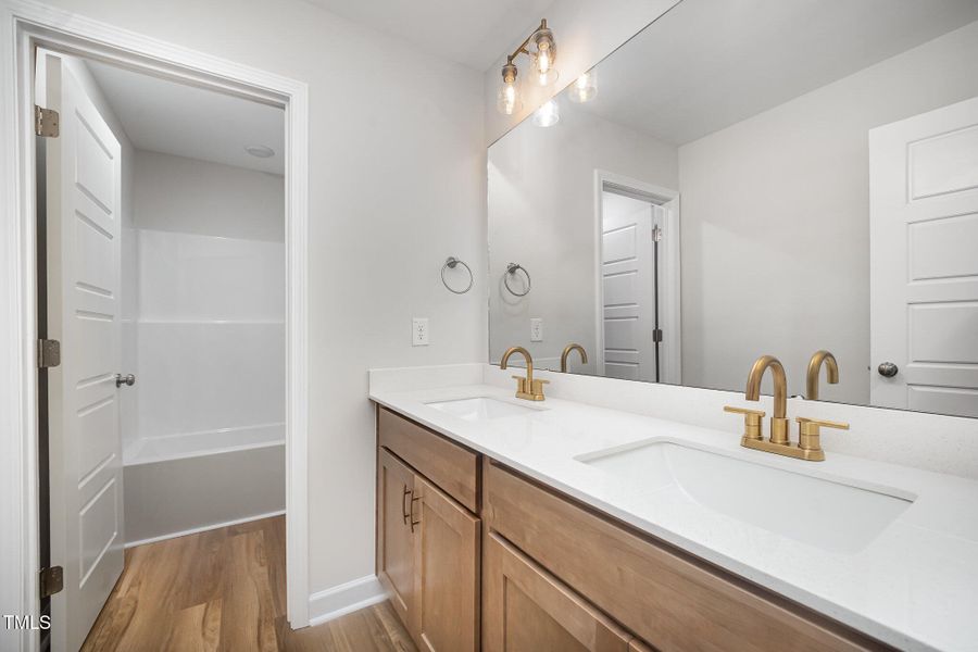 125 Tuskeegee - 25 125 Tuskeegee - 25