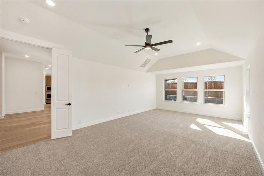 Spacious, unfurnished interior of a new home in Bear Creek Classic 60, Lavon (Image 26). Spacious, unfurnished interior of a new home in Bear Creek Classic 60, Lavon (Image 26).