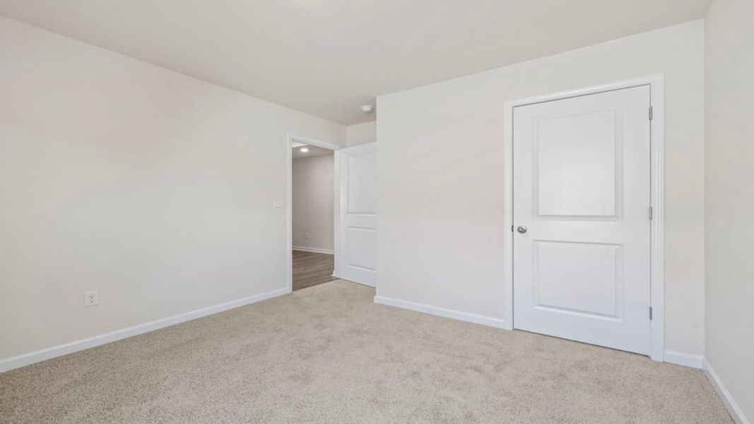 Spacious, unfurnished interior of a new home in Cedar Gap, Fountain Inn (Image 20).