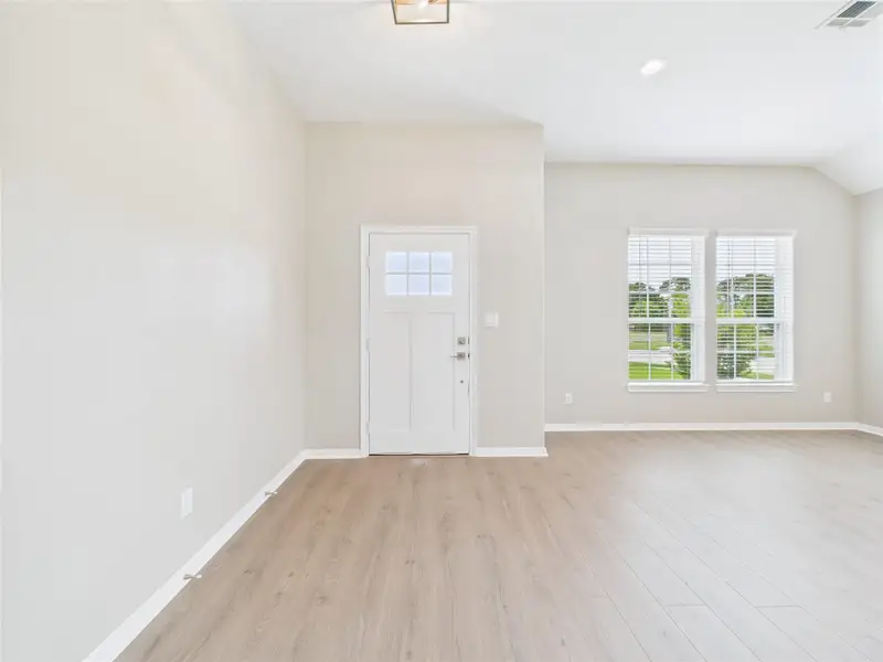 Spacious, unfurnished interior of a new home in , Santa Fe (Image 12). Spacious, unfurnished interior of a new home in , Santa Fe (Image 12).
