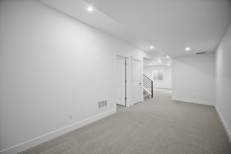 Spacious, unfurnished interior of a new home in Jackson Creek, Monument (Image 33).