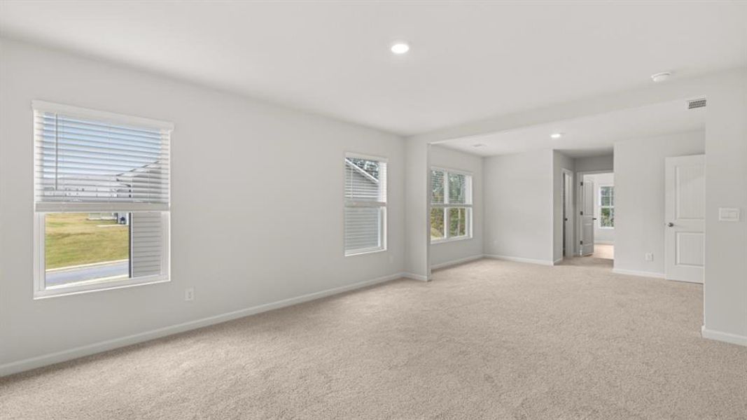 Spacious, unfurnished interior of a new home in Lost Creek, Dallas (Image 32).
