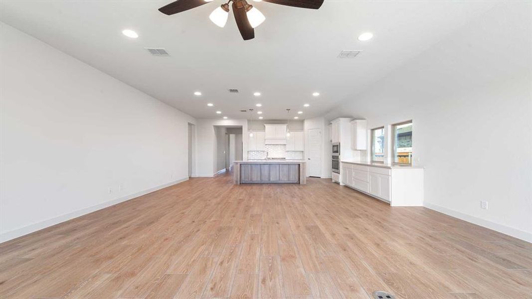 Spacious, unfurnished interior of a new home in Trinity Falls 50', McKinney (Image 17).