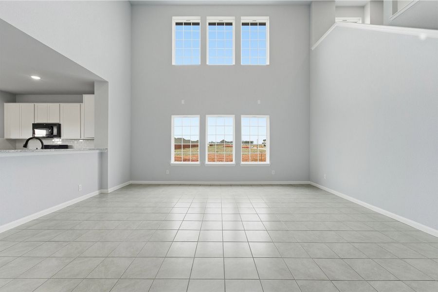 Spacious, unfurnished interior of a new home in Saddlebrook Estates, Waxahachie (Image 15).