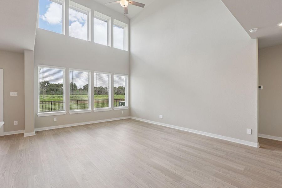 Spacious, unfurnished interior of a new home in Kingdom Heights, Rosenberg (Image 25).
