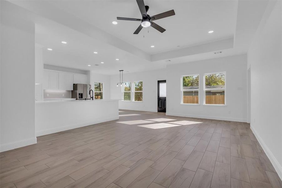 Spacious, unfurnished interior of a new home in , Alvarado (Image 29).