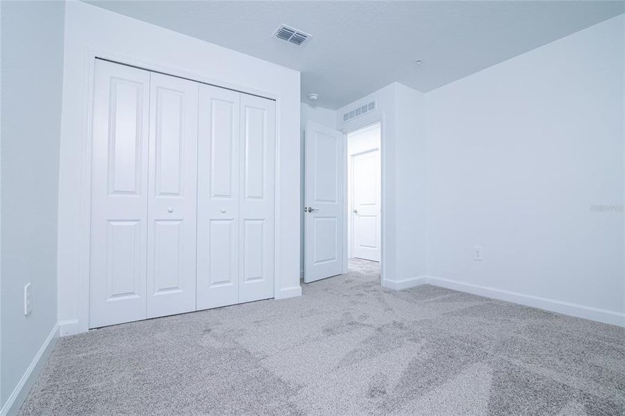 Spacious, unfurnished interior of a new home in , Orlando (Image 19).