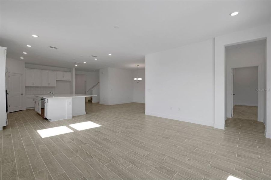 Spacious, unfurnished interior of a new home in Crossroads at Kelly Park, Apopka (Image 30).
