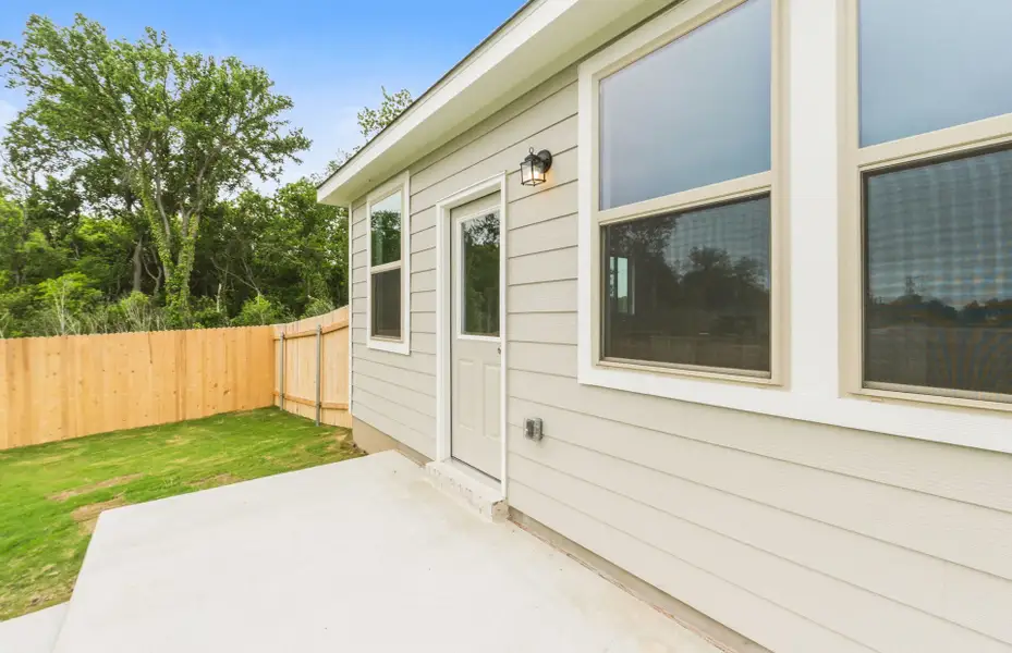 Exterior details and patio area of a home in County View, Temple (Image 4).