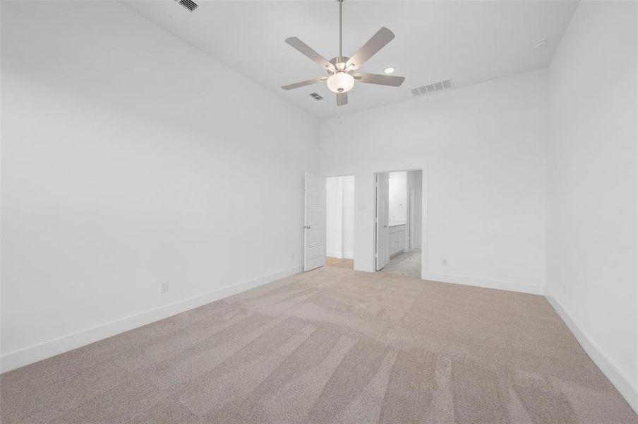 Spacious, unfurnished interior of a new home in Lily Creek at Sutton Fields, Aubrey (Image 32). Spacious, unfurnished interior of a new home in Lily Creek at Sutton Fields, Aubrey (Image 32).