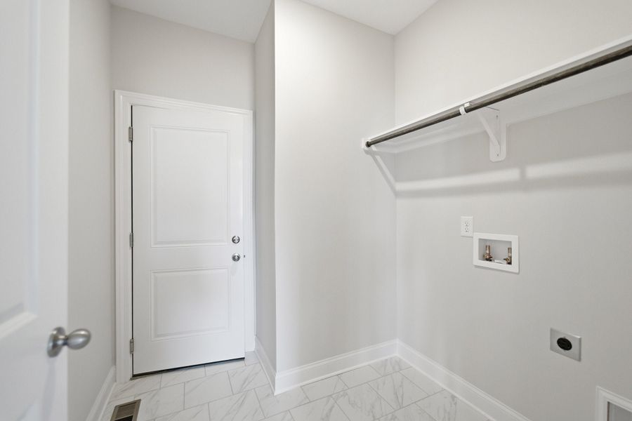 Spacious, unfurnished interior of a new home in McCain's Station, Gallatin (Image 30). Spacious, unfurnished interior of a new home in McCain's Station, Gallatin (Image 30).