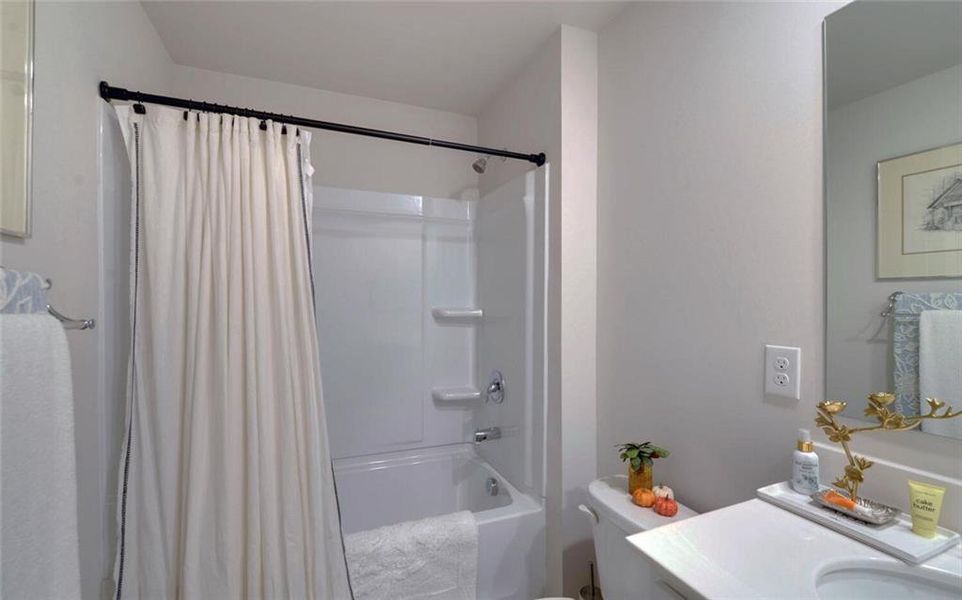 Furnished interior view inside a new home in , Dahlonega (Image 15).