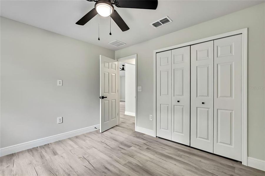 Spacious, unfurnished interior of a new home in , Citrus Springs (Image 14).