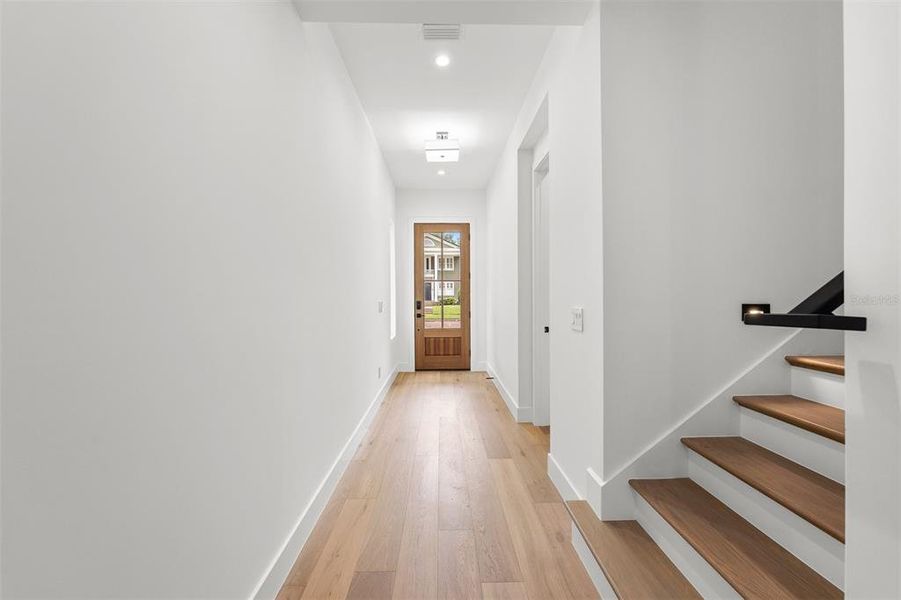 Spacious, unfurnished interior of a new home in , Orlando (Image 20).