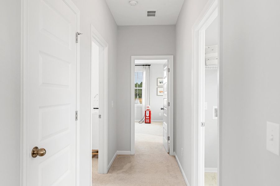 Spacious, unfurnished interior of a new home in , Summerville (Image 21).