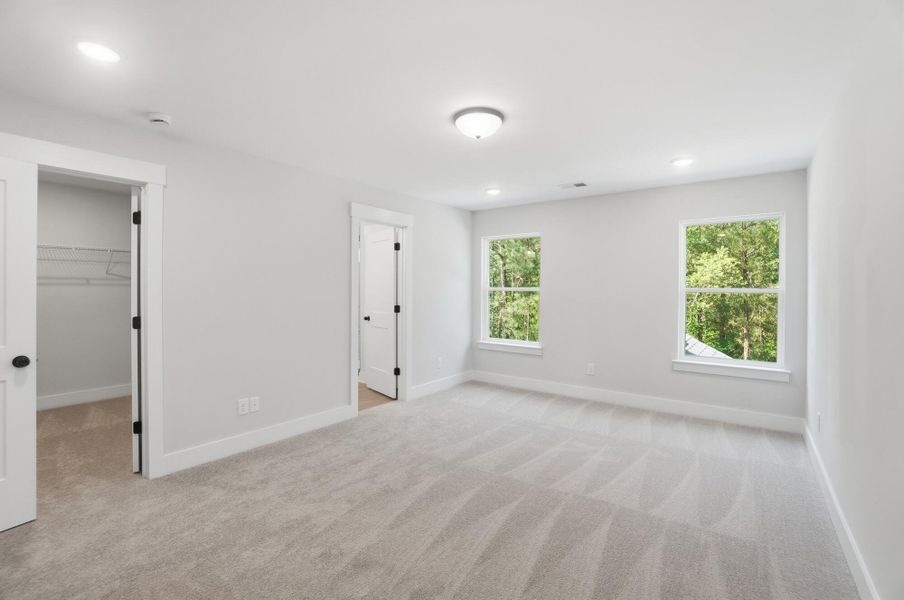 Spacious, unfurnished interior of a new home in Blythe Mill Townhomes, Waxhaw (Image 24).