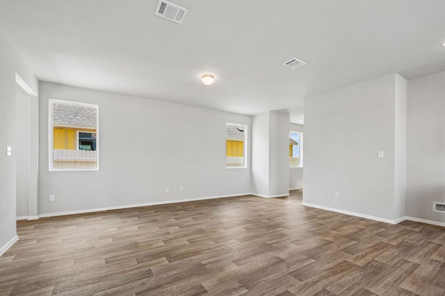 Spacious, unfurnished interior of a new home in Harvest Ridge, Elgin (Image 11). Spacious, unfurnished interior of a new home in Harvest Ridge, Elgin (Image 11).