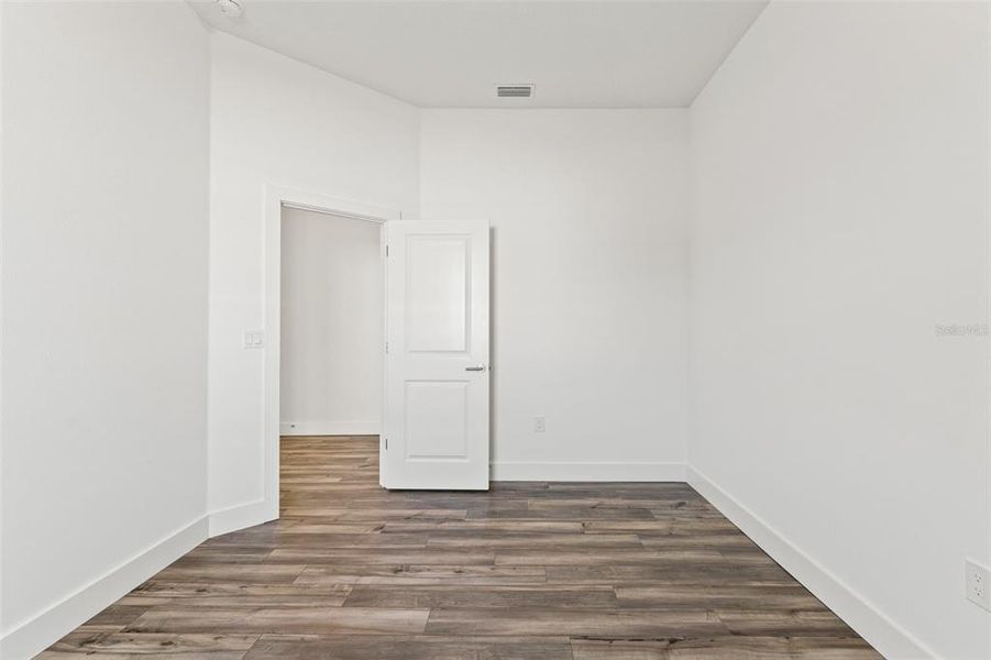 Spacious, unfurnished interior of a new home in , Weeki Wachee (Image 25).