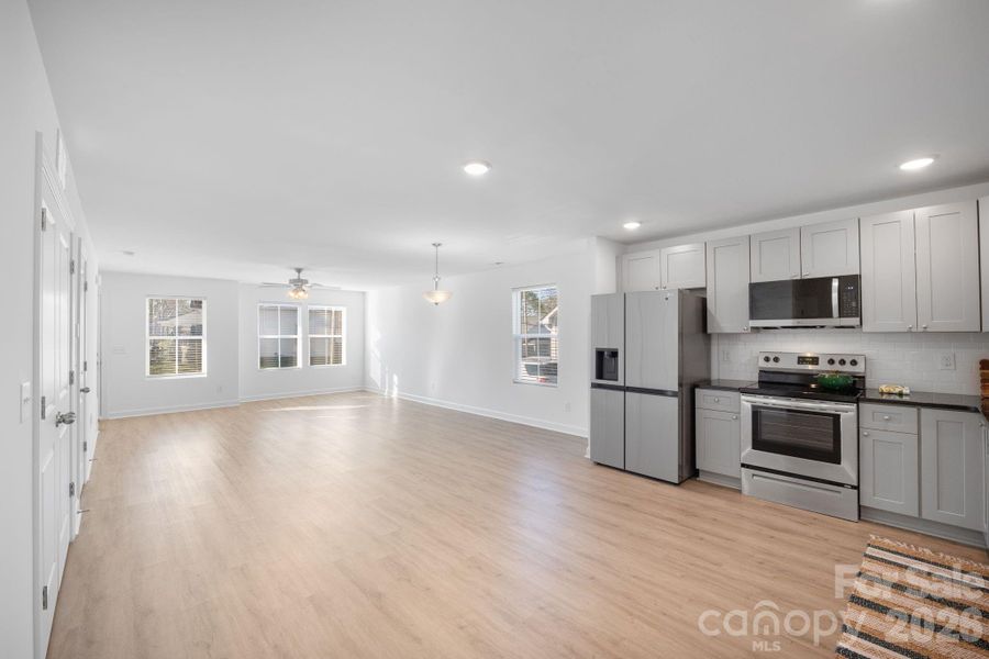 Spacious, unfurnished interior of a new home in , Concord (Image 11).