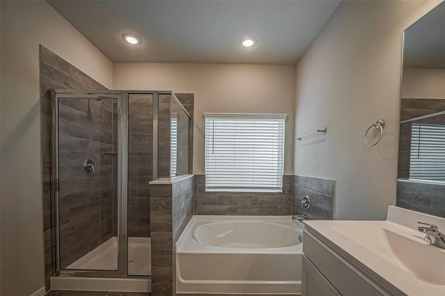 Furnished interior view inside a new home in Lago Mar, Texas City (Image 13).