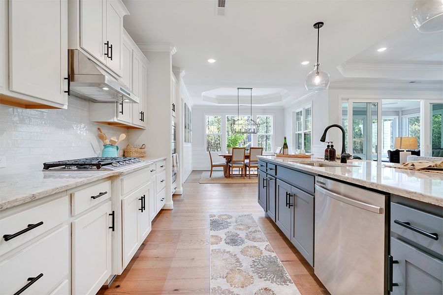 Shelter Bay, Kitchen