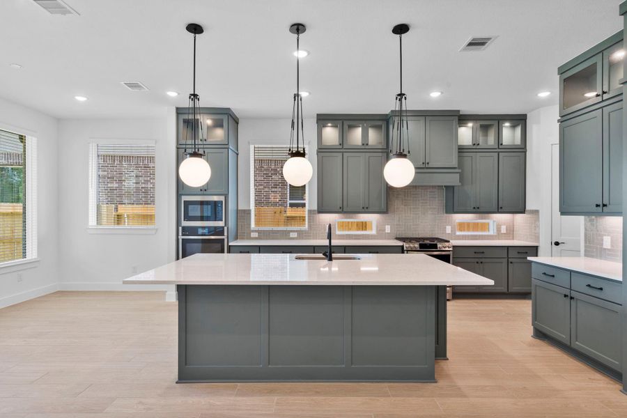 Furnished interior view inside a new home in Evergreen, Conroe (Image 6).