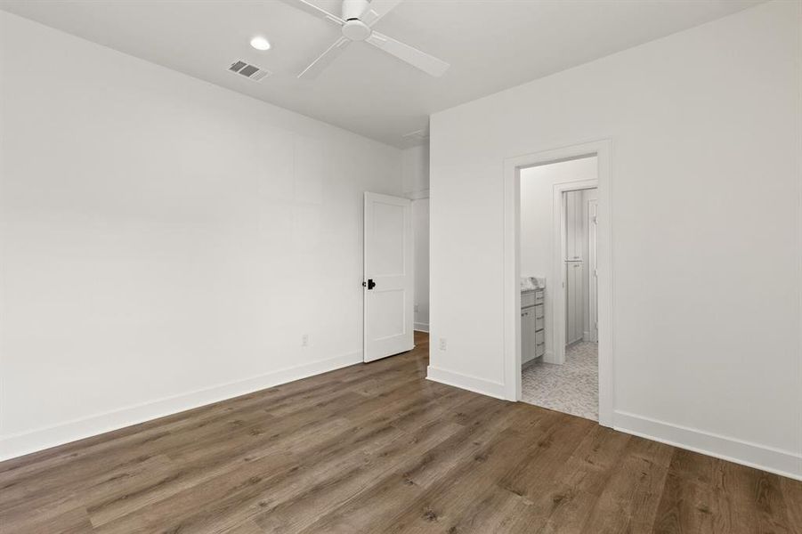 Spacious, unfurnished interior of a new home in , Robinson (Image 20).