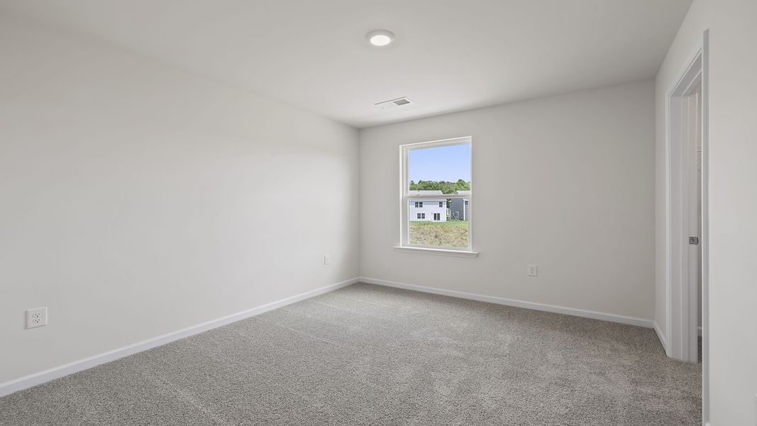 Spacious, unfurnished interior of a new home in Cedar Gap, Fountain Inn (Image 24).
