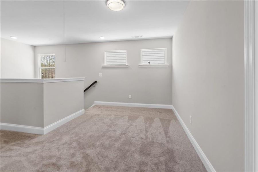 Spacious, unfurnished interior of a new home in Edenglen, Buford (Image 15).